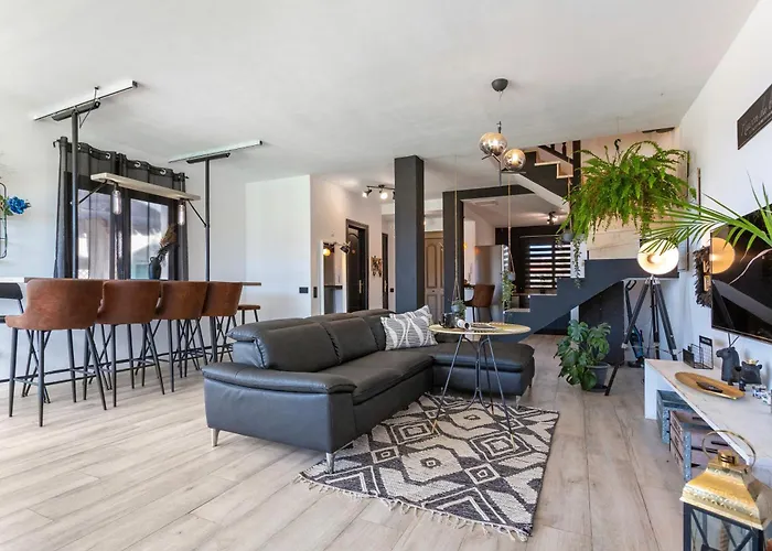 La Casa Del Volcano Pool Villa *